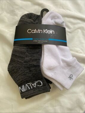 Calvin Klein Men’s Cushion Quarter Cut Socks - Black & White